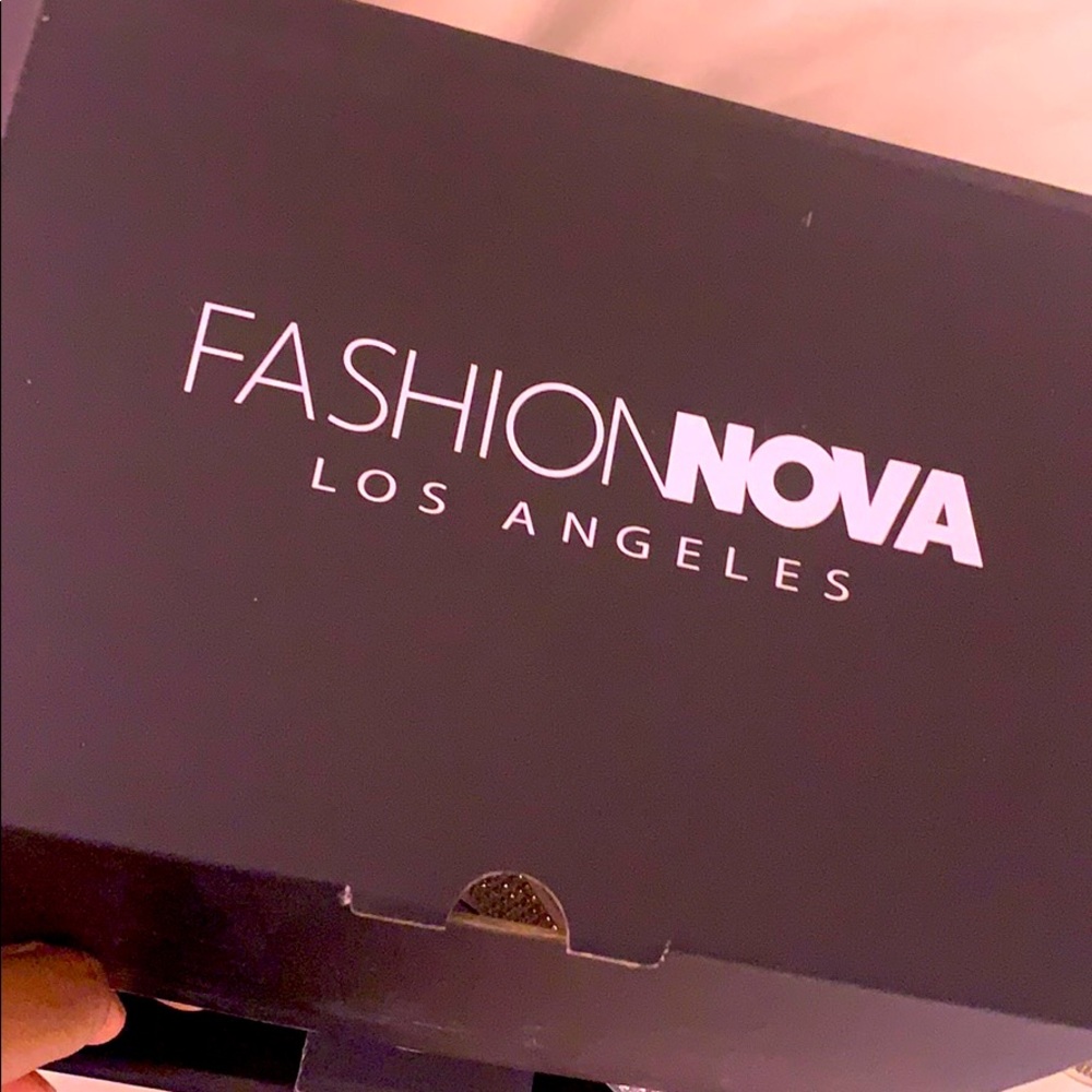 Fashion nova heels (WOMEN SIZE 8)